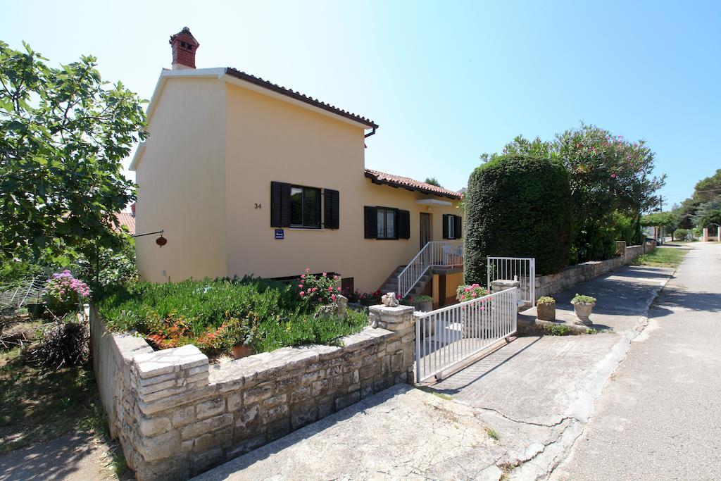 Apartment Ema Premantura Camera foto