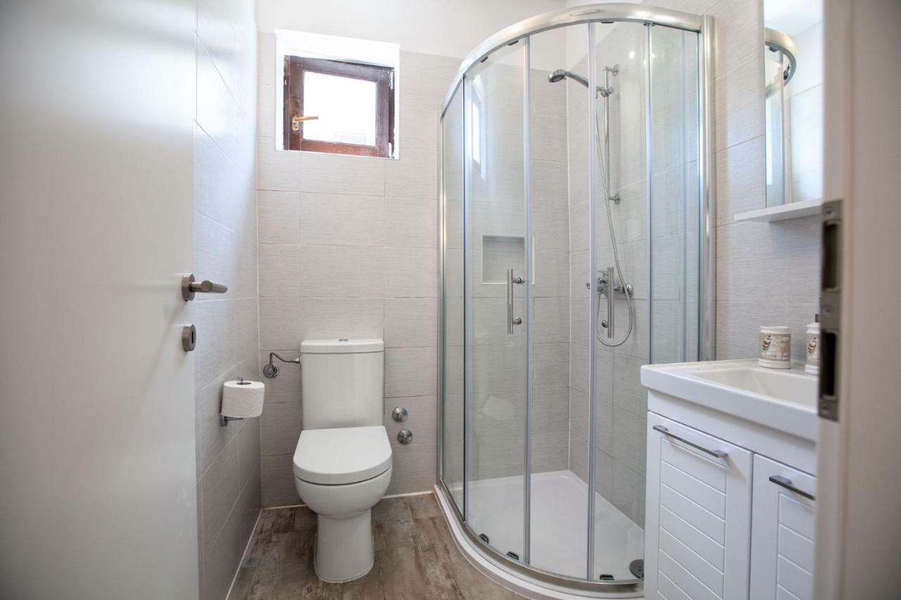 Apartment Ema Premantura Esterno foto